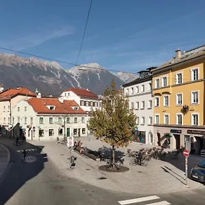 Huge In Awesome Location With Parking Apartment Innsbruck